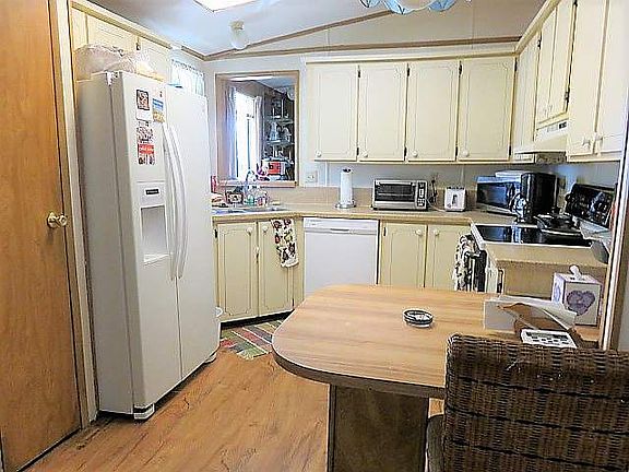 3rd image of 1220 Sunset Dr Unit 99