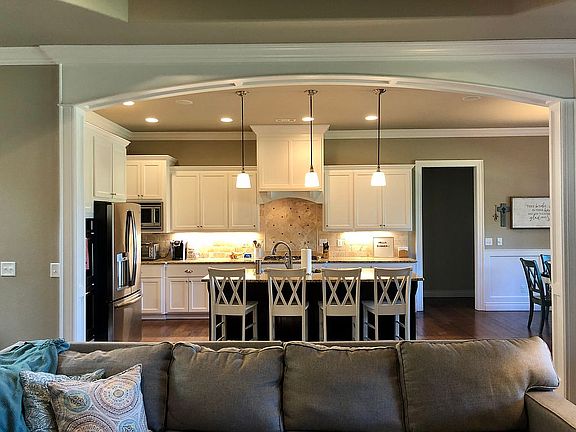 2nd image of 530 Trailwood Cir