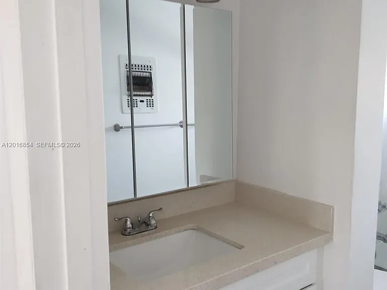 201 NE 14th Ave #10C — Photo 21