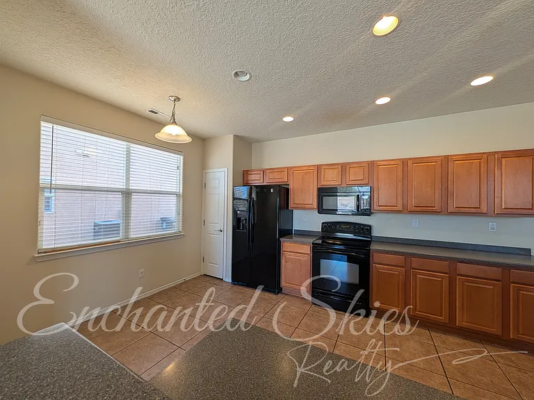 7905 Sierra Altos Pl NW — Photo 12