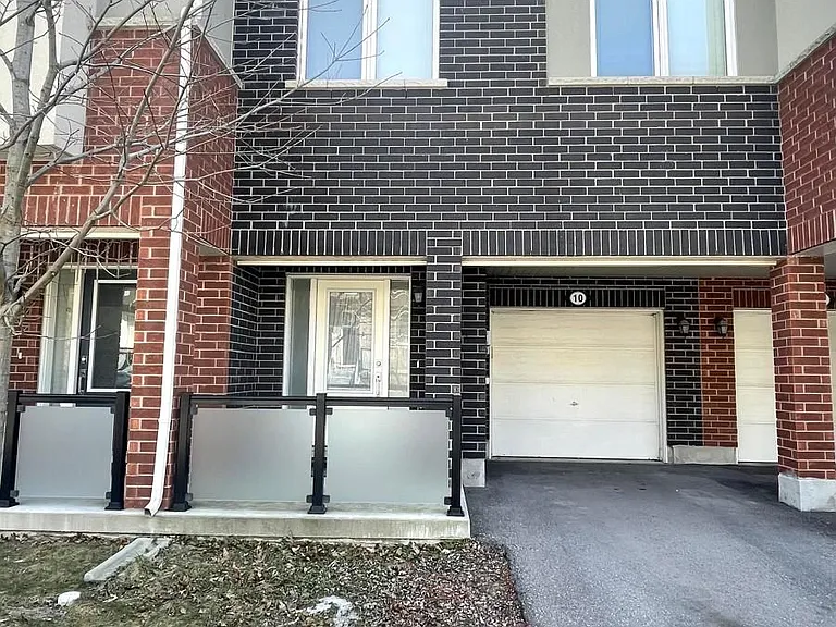 10 Heron Park Pl — Photo 2