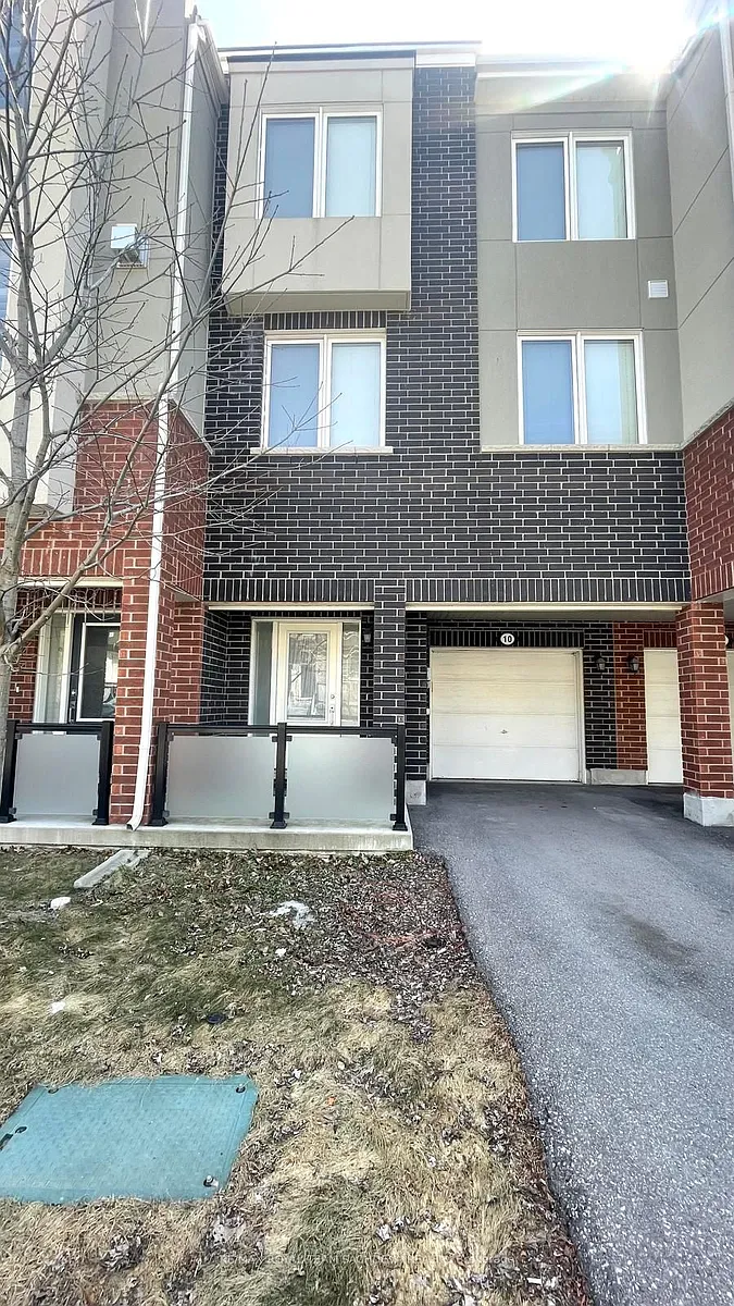 Building Photo - 10 Heron Park Pl
