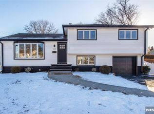 322 Shea Dr, New Milford, NJ 07646