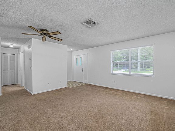 3rd image of 532 NW Floresta Drive