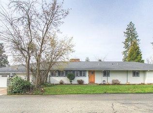 930 NE Wesley Ln, Grants Pass, OR 97526