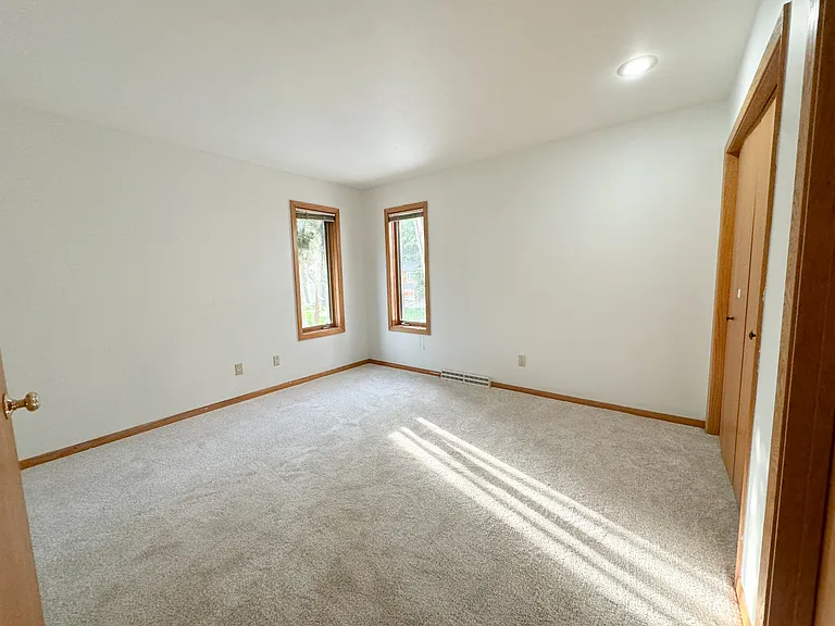 7102 Friendship Ln — Photo 14