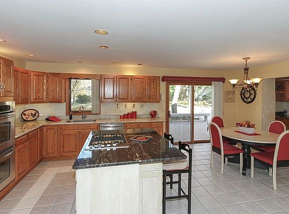 2nd image of 990 La Costa Ave