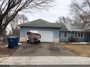 1013 W River Rd, Champlin, MN 55316