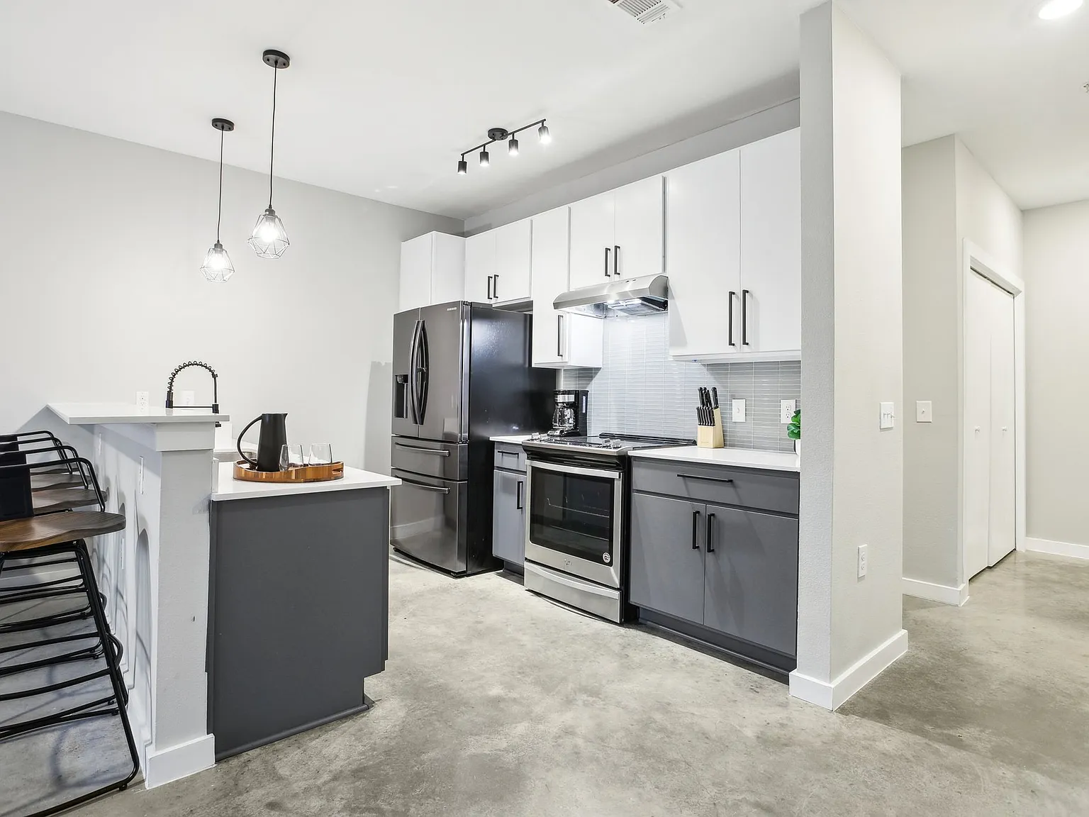 2 bed, $2,900 — Photo 4