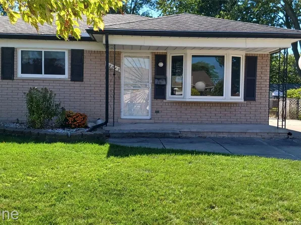 28843 Balmoral St, Garden City, MI 48135