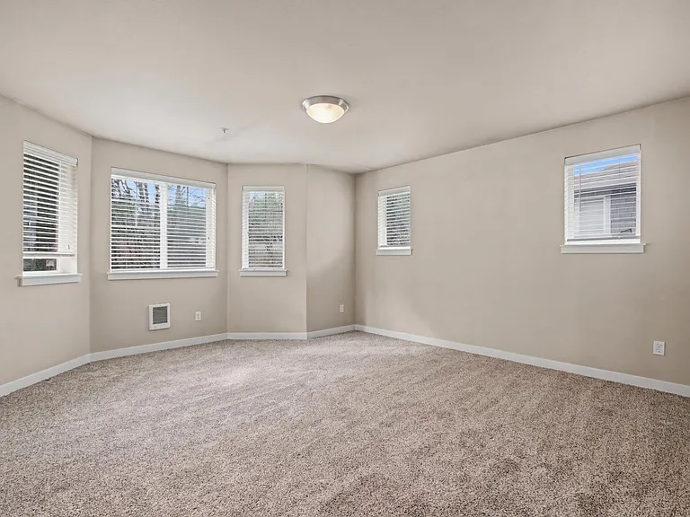 1623 Burnside Pl — Photo 7