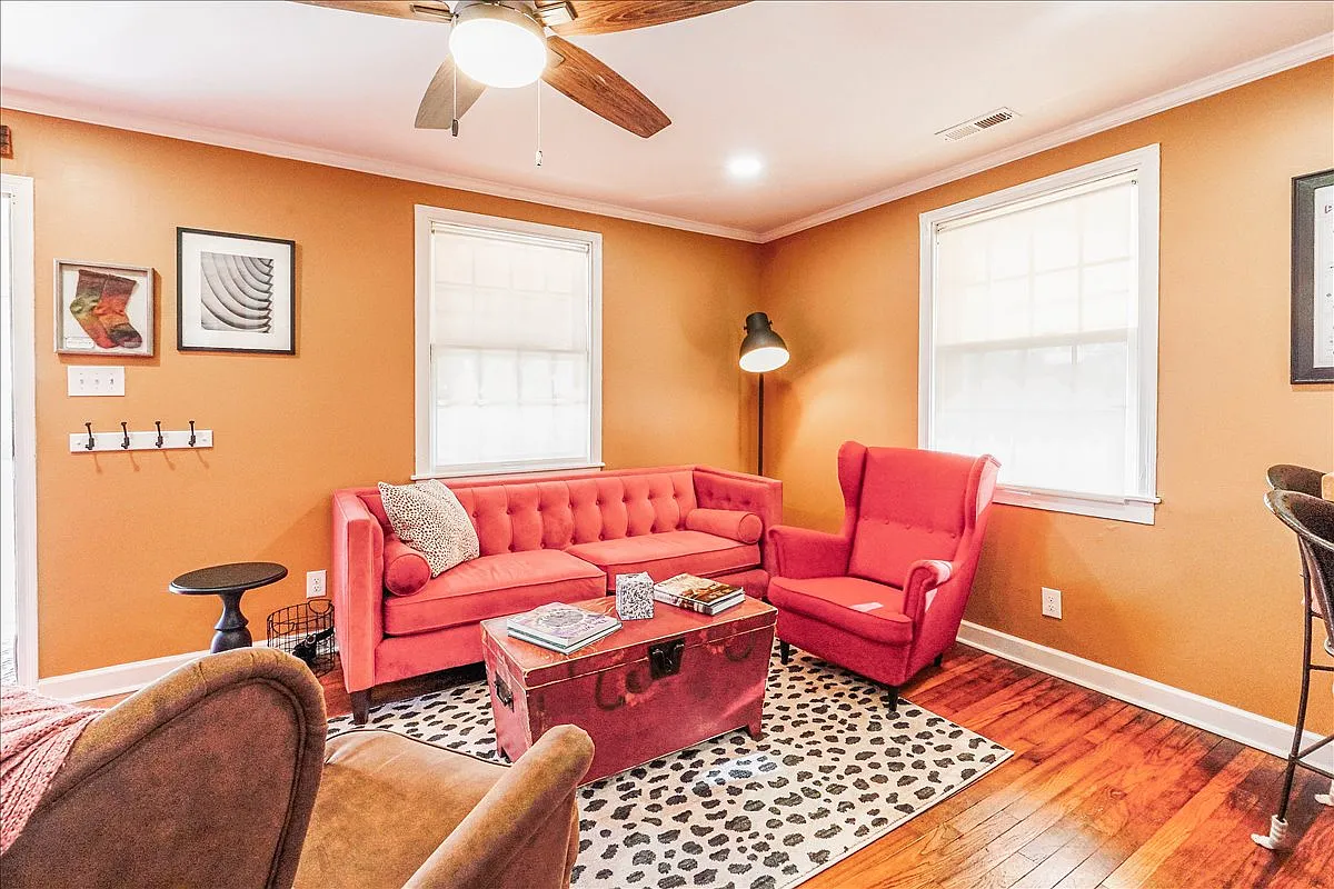 1007 Grayland St — Photo 3