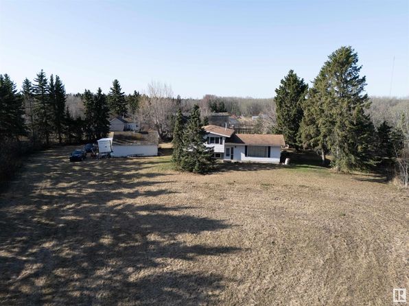 22371 Township Rd #512, Strathcona County, AB T8C 1H2