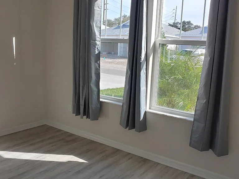 2082 Paragon Cir W — Photo 13