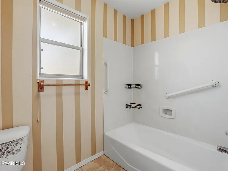 7451 Granite — Photo 12