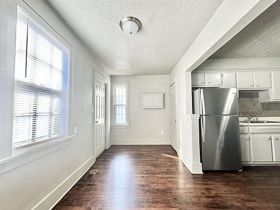 4th image of 816 NE 20th St #11147063