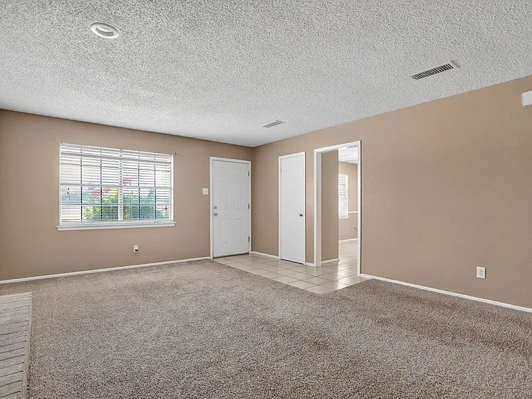 2615 Haynes Dr #B — Photo 5