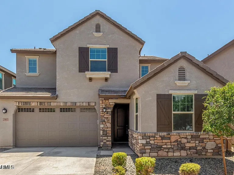2467 E Athena Ave — Photo 3