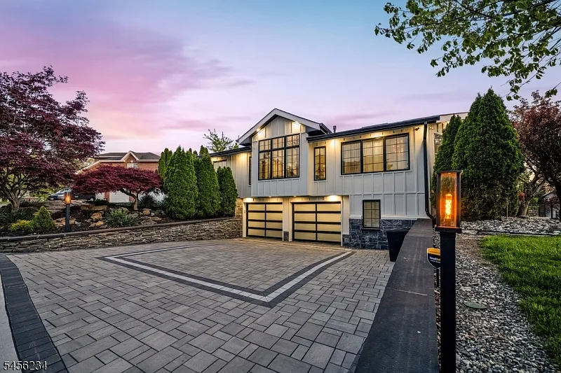 6 bed, 5.5 bath, $22,500 — Photo 4