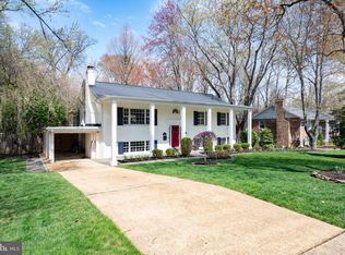 8907 Camden St, Alexandria, VA