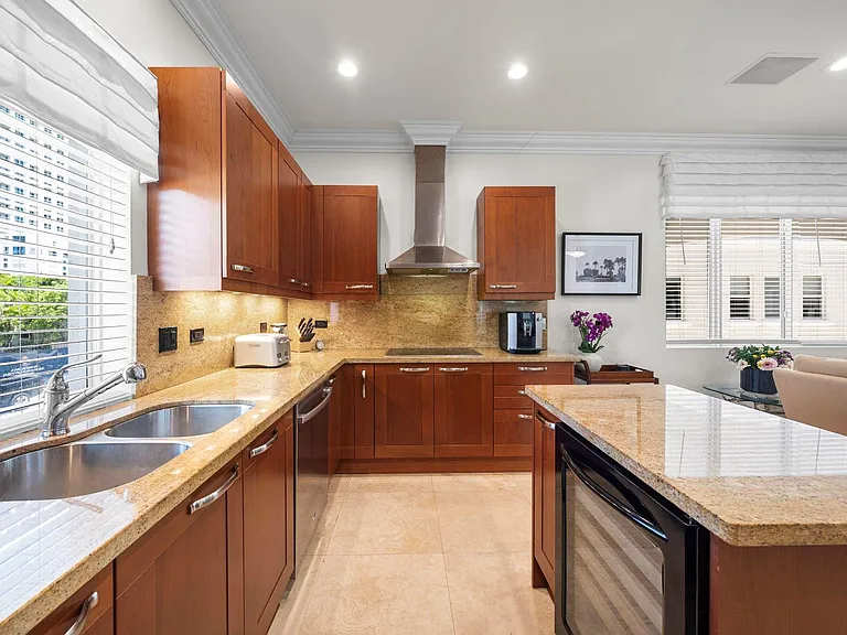 514 N Birch Rd — Photo 5