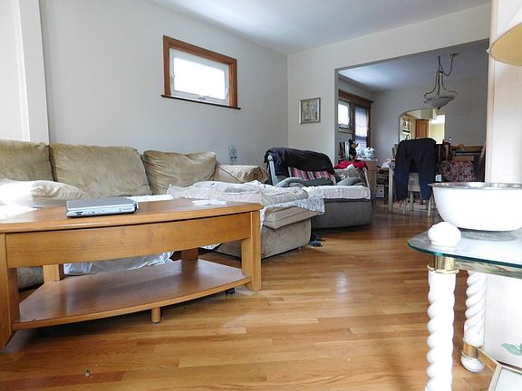 4th image of 52 N Mada Ave