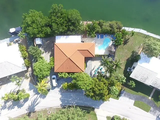 4 bed, 2.0 bath, 2000 sqft, $15,000 — Photo 1