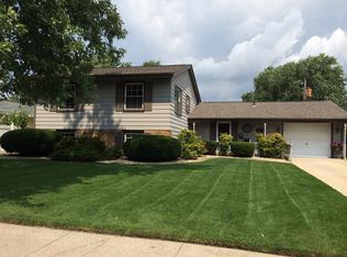 112 Minter Dr, Griffith, IN 46319