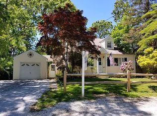 21 Beach Rd, Wading River, NY 11792