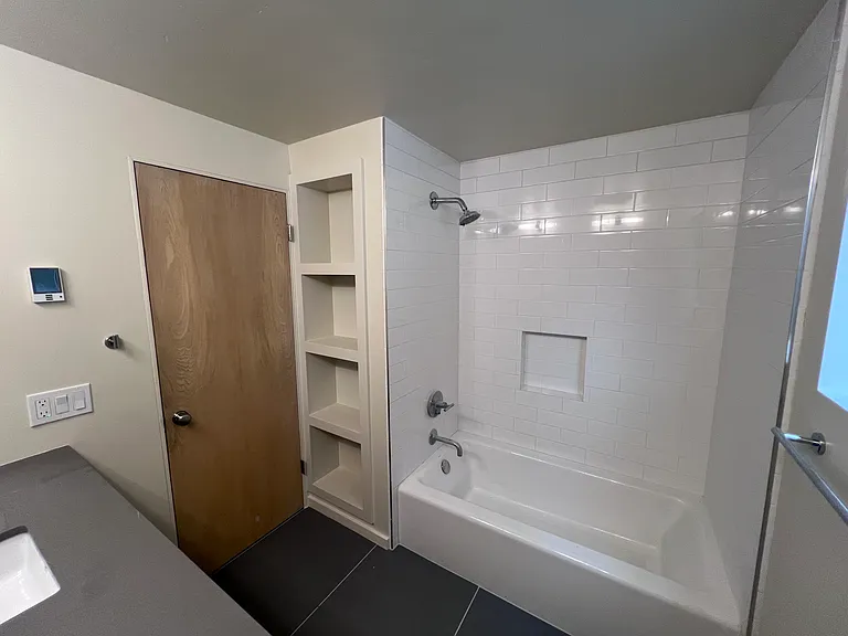 824 Alice St #B — Photo 17