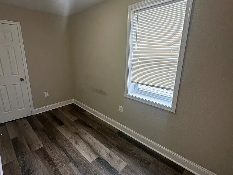 4125 Potter St — Photo 10