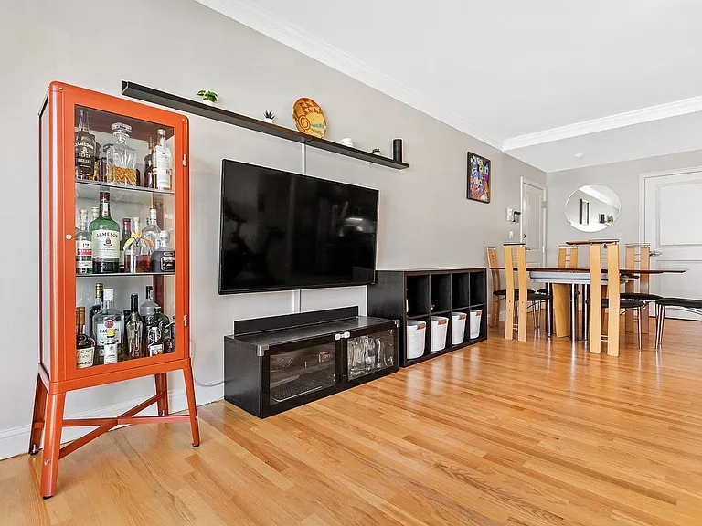 32 Common St #23 — Photo 7