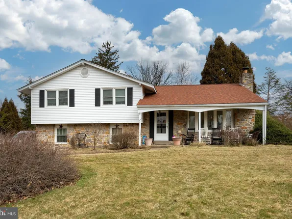 941 Surrey Dr, Blue Bell, PA 19422