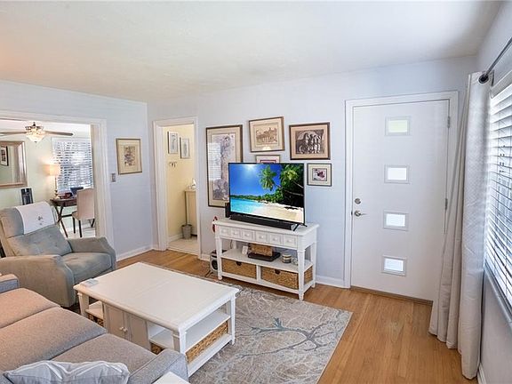 3rd image of 3009 Knollwood Cir