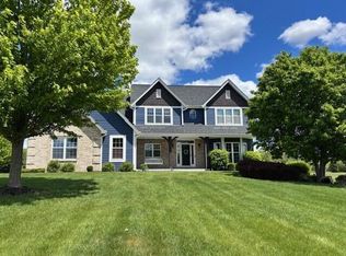 W330S8380 Isabelle Dr, Mukwonago, WI 53149