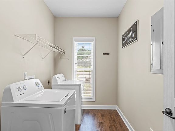 5th image of 173 Beauville Dr