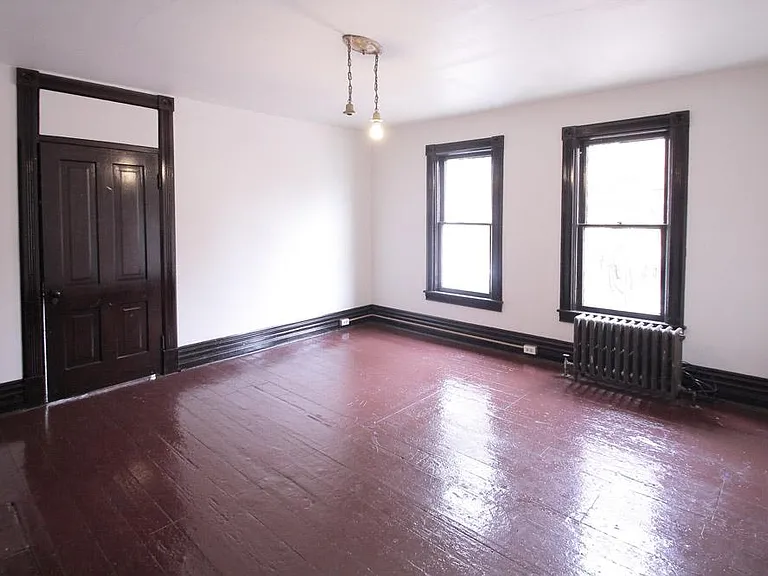 401 Franklin Ave — Photo 9