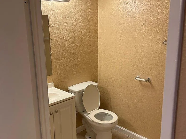 1319 Acacia Ave #5 — Photo 5