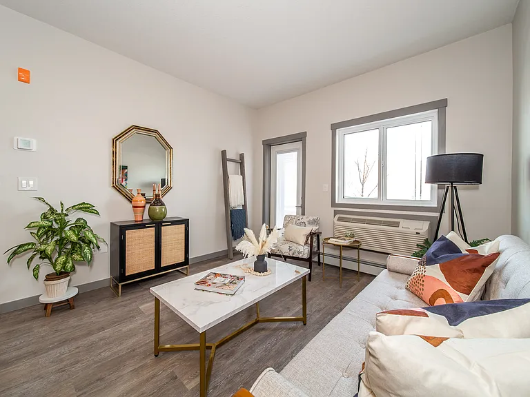 730 Tamarack Way NW — Photo 32