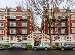1811 NW Couch St APT 401, Portland, OR 97209