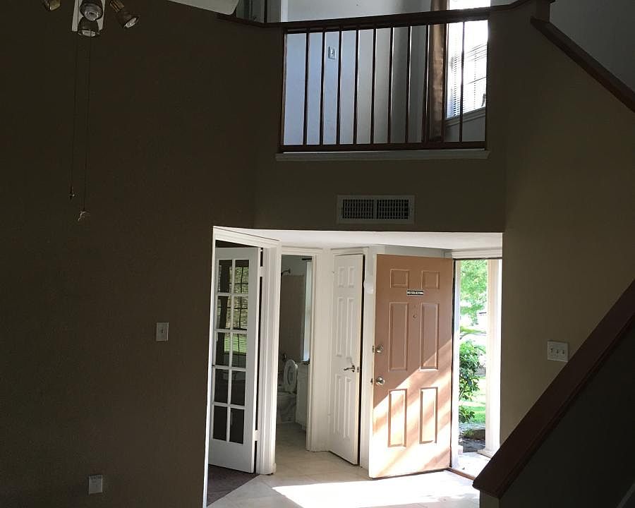 Large private backyard, inside 18 foot ceilings