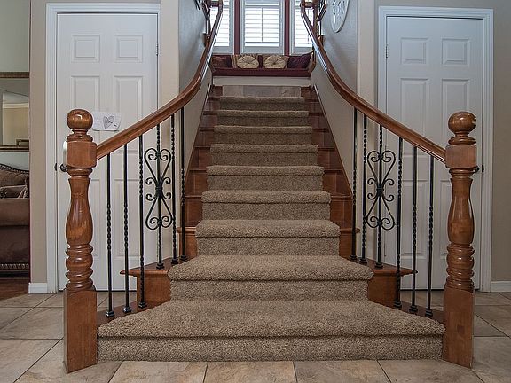 3rd image of 678 Chapel Hill Dr