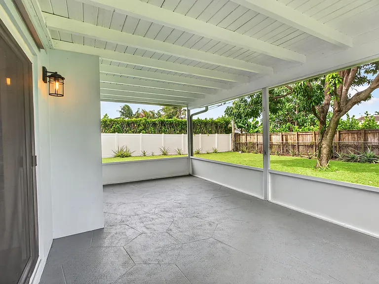 1200 SW 12th Ter — Photo 31