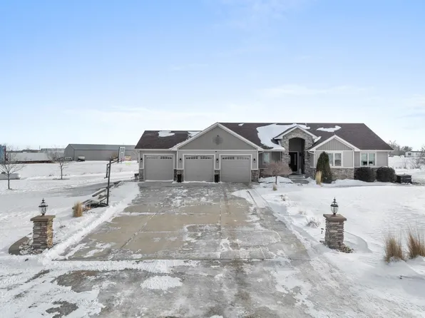 608 6th Ave NE, Mohall, ND 58761