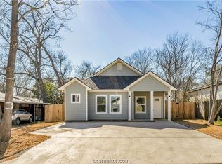 1105 E 27th St, Bryan, TX 77803