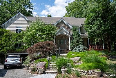 1st image of 51 Rutherford Pl