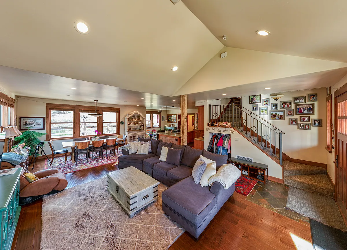 Main Living Area - 109 Valley Ct