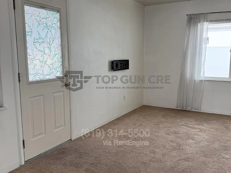 3720-26 Yosemite St #3726 — Photo 2