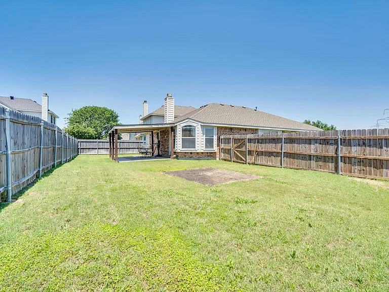 6516 Fairglen Dr — Photo 6