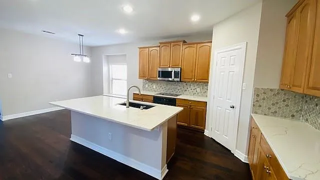 6504 Diamond Dr — Photo 4